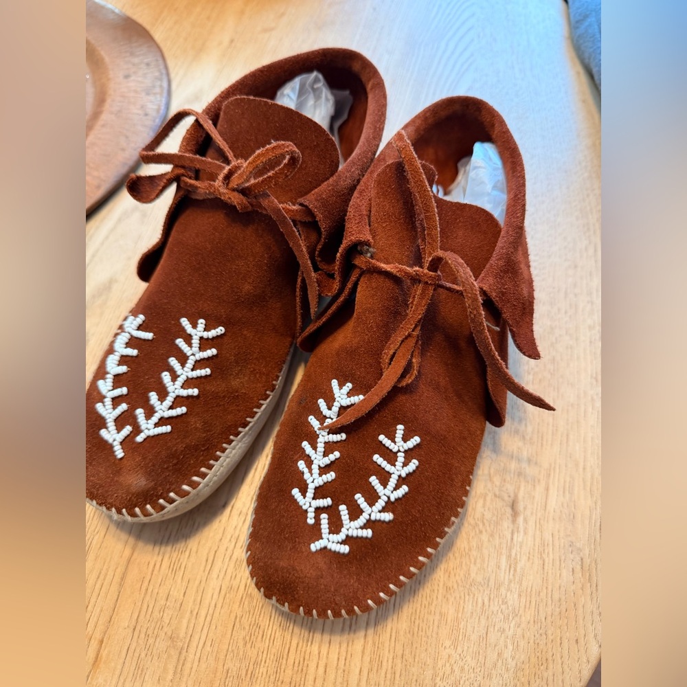 Vintage Womens Beaded handmade Moccasins All Leather 9 shoes